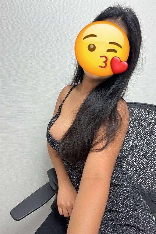 Image of 5000/= KOHUWALA DEHIWALA 🌻 RASHI ( Tamil girl )💎