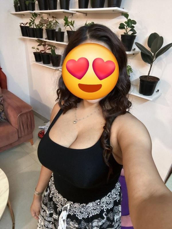 Image of Bambalapitiya. sexy  girl.