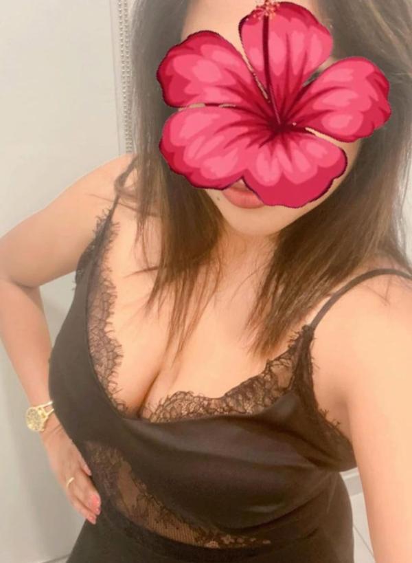 Image of 🌸GENUINE CAM GIRL - Midweek Special Offers 🌸 with face shows available