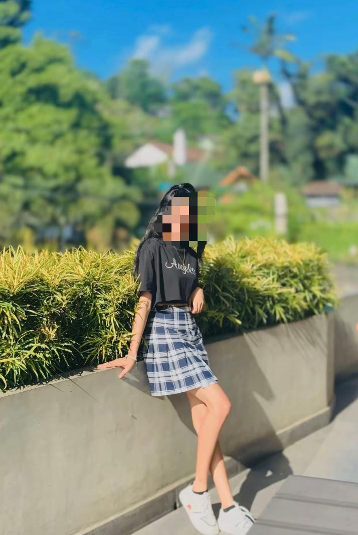 Image of SLIM GIRL 22 YEARS OLD