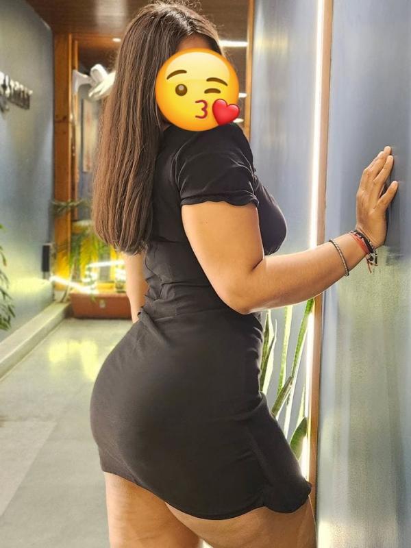 Image of DECENT AND HOT  GIRL AT bambalapitiya